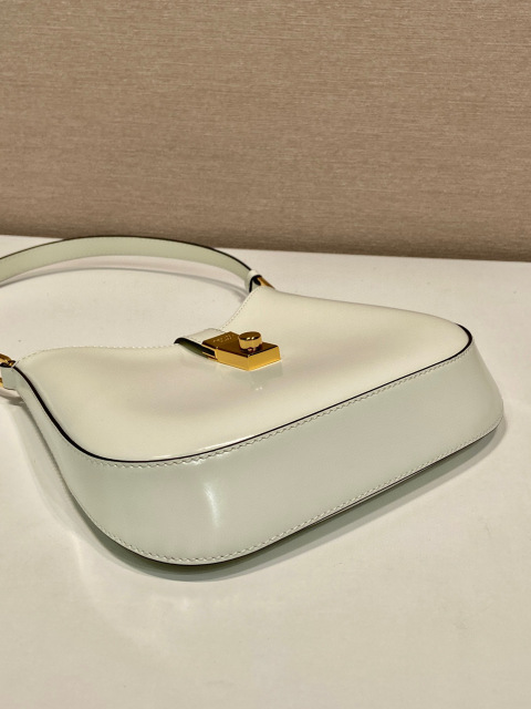 Beg Ketiak Prada Saiz：22*18.5*4.5cm