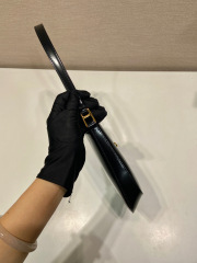 Borsa Prada da ascella Dimensioni: 22*18,5*4,5 cm