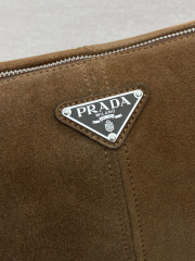 Prada 邮差包 尺寸：30*20*11cm