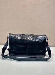Prada messenger/courier bag Saiz：30*20*11cm
