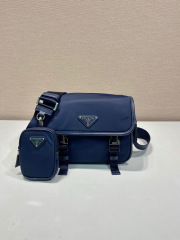 Beg messenger/courier Prada Saiz：22*16*8.5cm