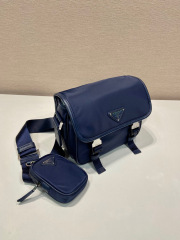 Beg messenger/courier Prada Saiz：22*16*8.5cm
