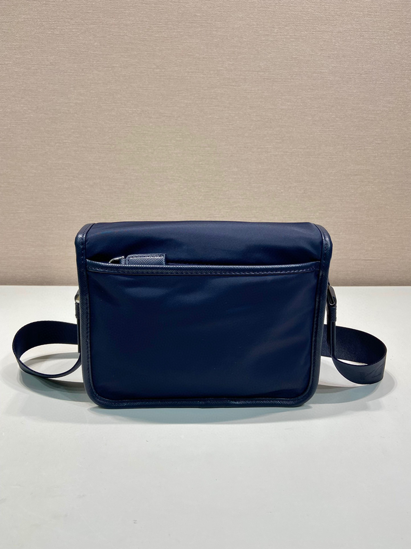 Beg messenger/courier Prada Saiz：22*16*8.5cm