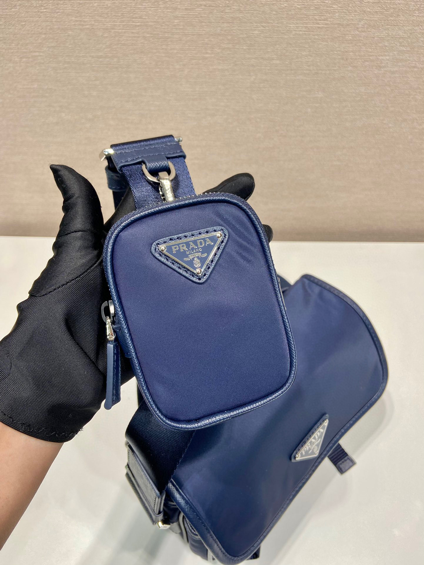 Beg messenger/courier Prada Saiz：22*16*8.5cm