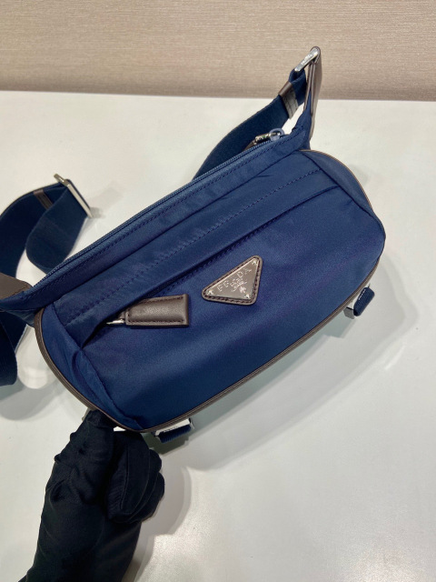 Prada Messenger/Kuriertasche Größe: 20 x 19 x 10 cm