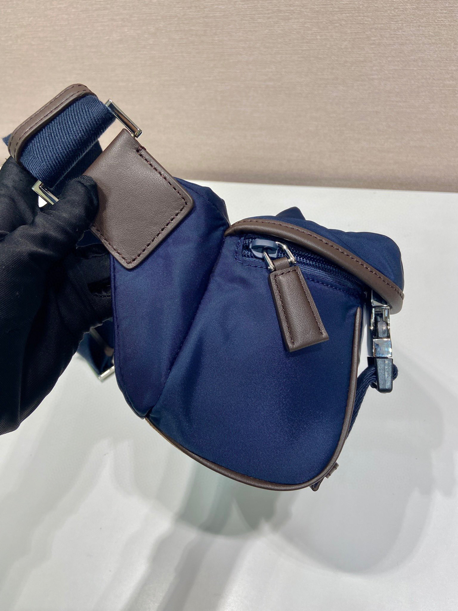 Prada Messenger/Kuriertasche Größe: 20 x 19 x 10 cm