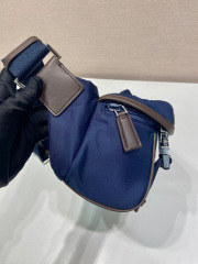 Prada Messenger/Kuriertasche Größe: 20 x 19 x 10 cm