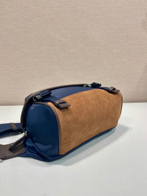 Prada Messenger/Kuriertasche Größe: 20 x 19 x 10 cm