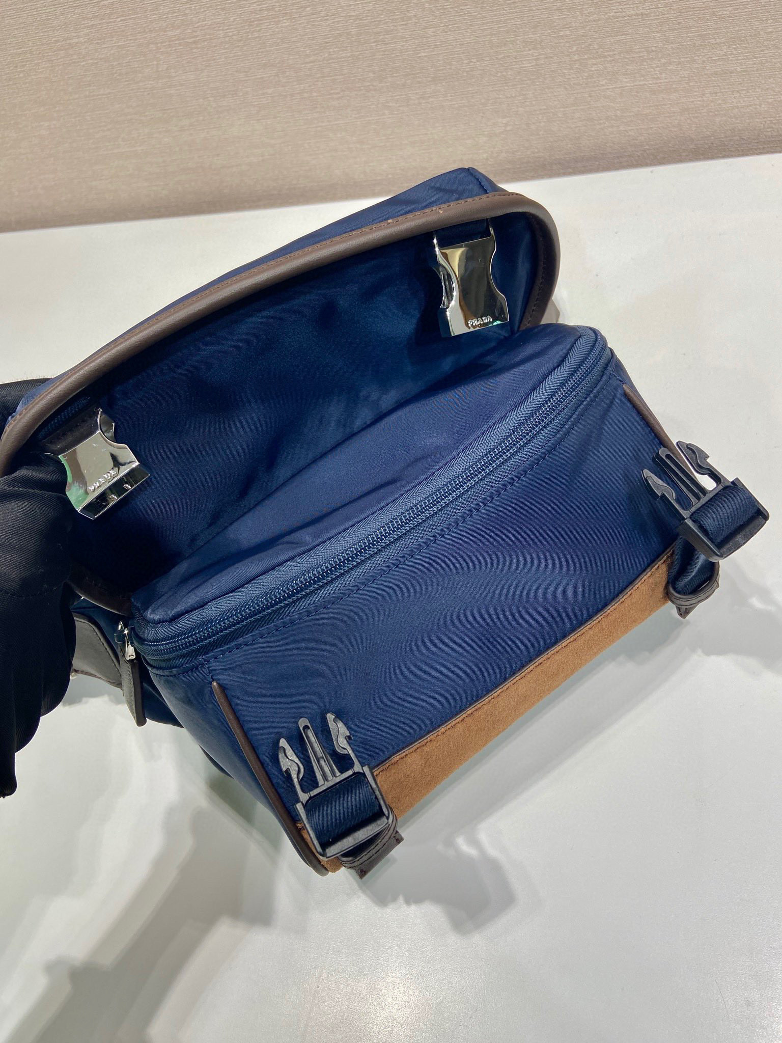 Prada Messenger/Kuriertasche Größe: 20 x 19 x 10 cm