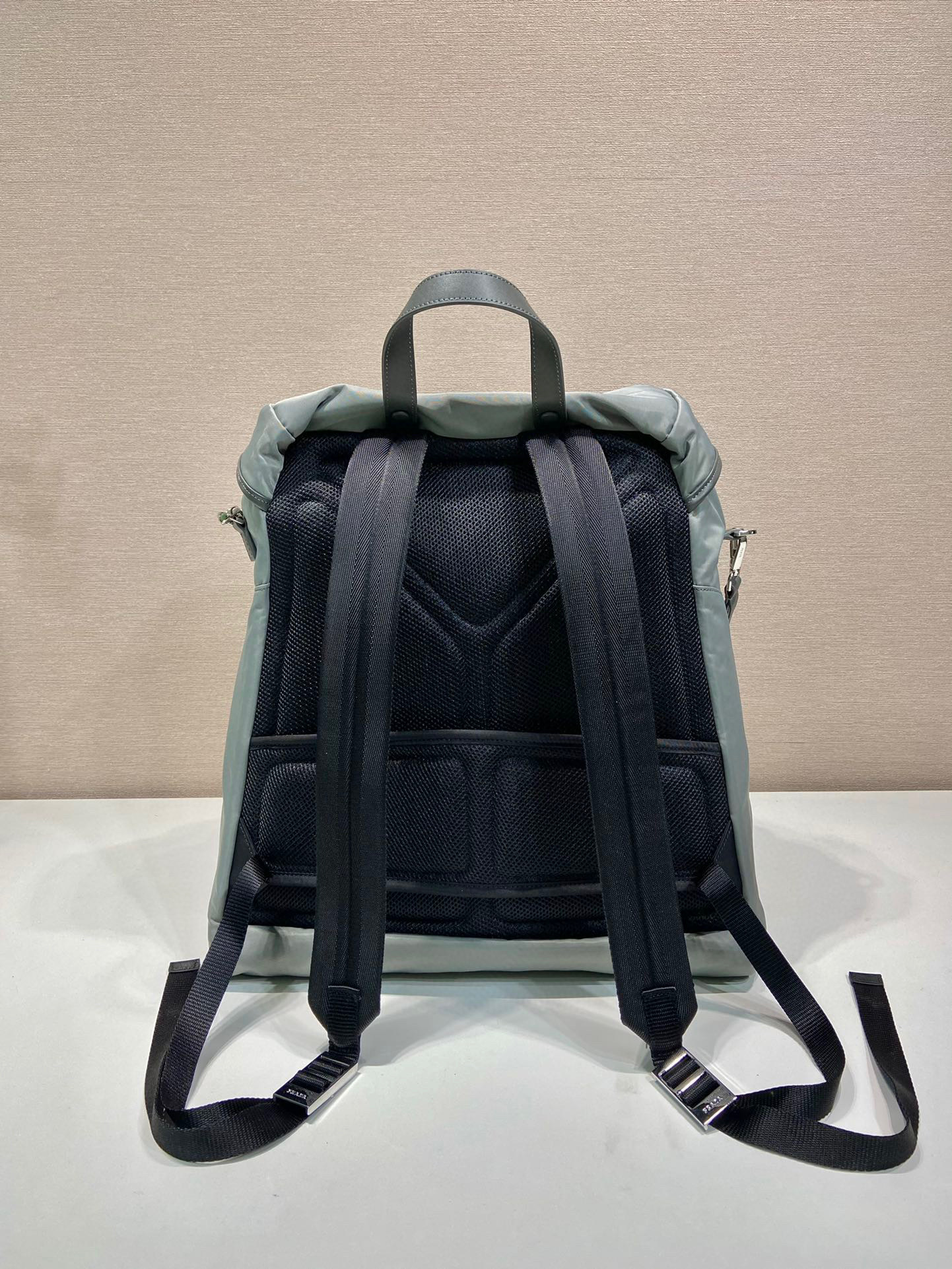 Prada Rucksacktasche Größe: 38 x 45 x 18 cm
