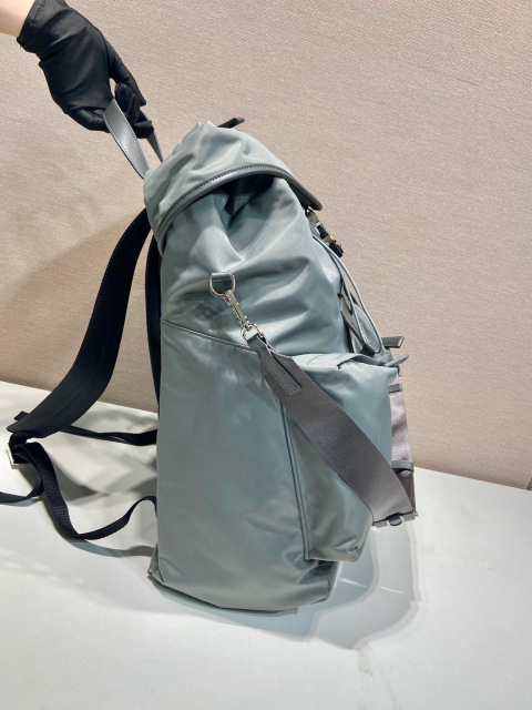 Prada Rucksacktasche Größe: 38 x 45 x 18 cm