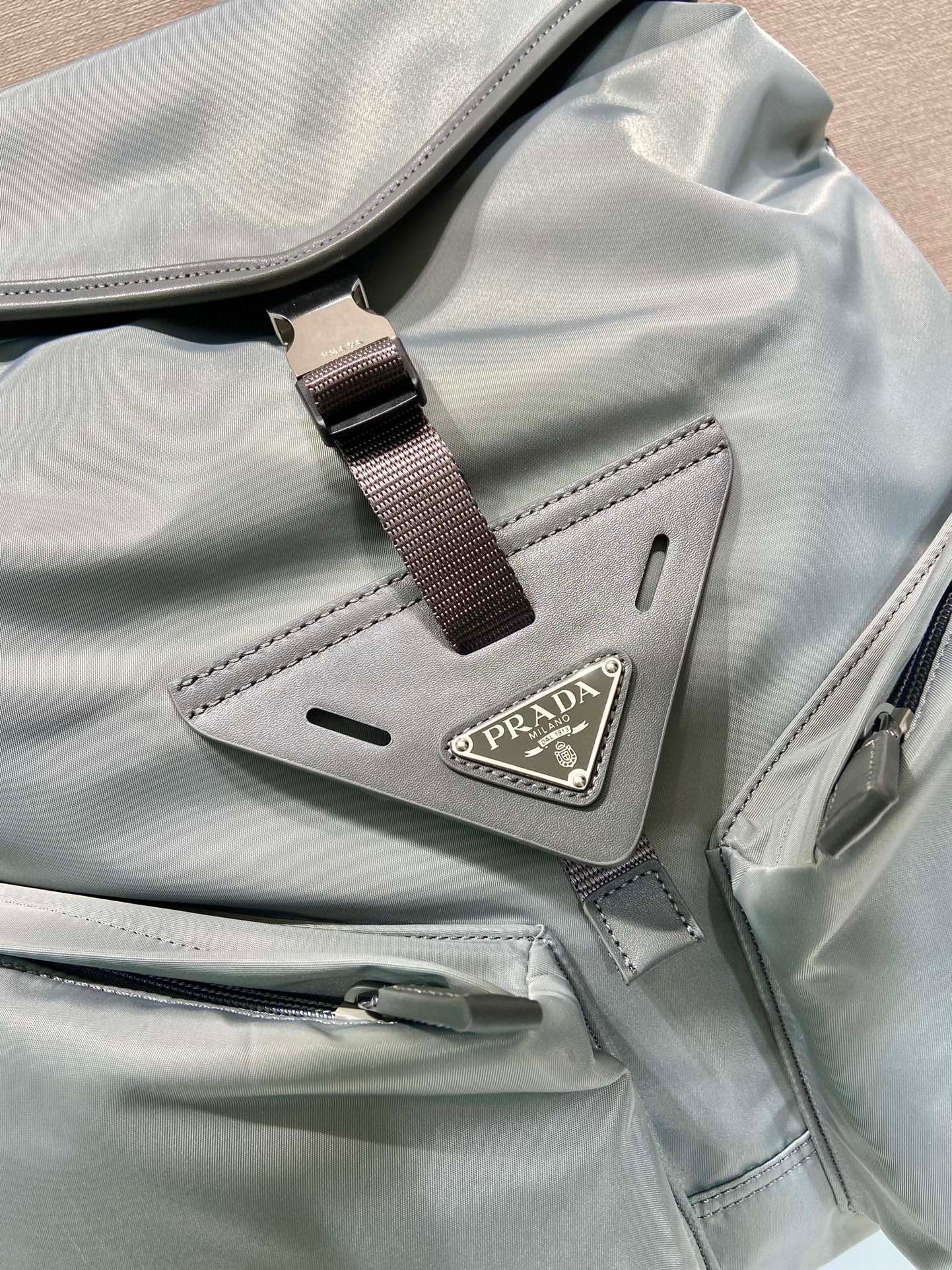 Prada Rucksacktasche Größe: 38 x 45 x 18 cm