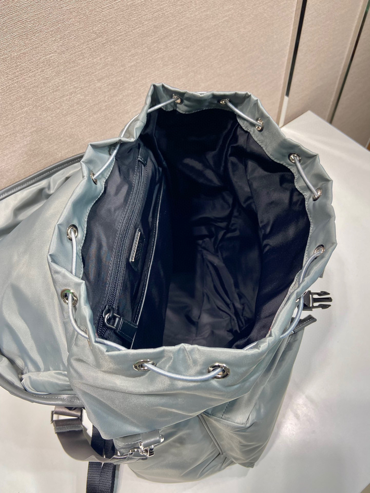 Prada Rucksacktasche Größe: 38 x 45 x 18 cm