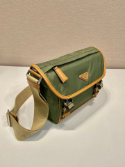 Prada Messenger/Kuriertasche Größe: 20 x 19 x 10 cm