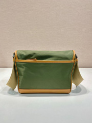 Prada Messenger/Kuriertasche Größe: 20 x 19 x 10 cm