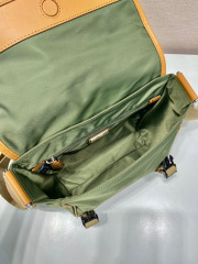 Prada Messenger/Kuriertasche Größe: 20 x 19 x 10 cm