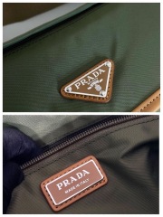 Prada Messenger/Kuriertasche Größe: 20 x 19 x 10 cm