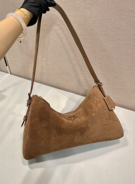 Beg Ketiak Prada Saiz：39*24*12sm