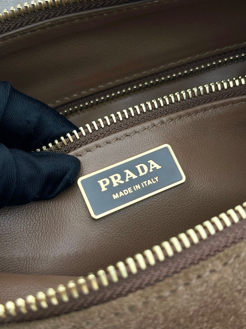 Beg Ketiak Prada Saiz：39*24*12sm