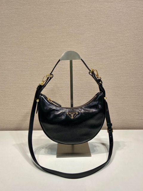 Beg Ketiak Prada Saiz：22.5*18.5*6.5cm