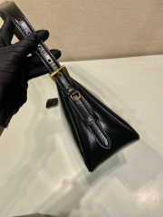 Beg Ketiak Prada Saiz：31*18*10cm