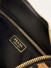 Beg Ketiak Prada Saiz：31*18*10cm