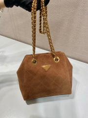 Prada 单肩包 尺寸：24*27*6cm