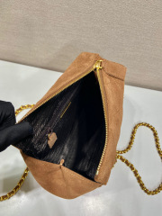 Prada 单肩包 尺寸：24*27*6cm