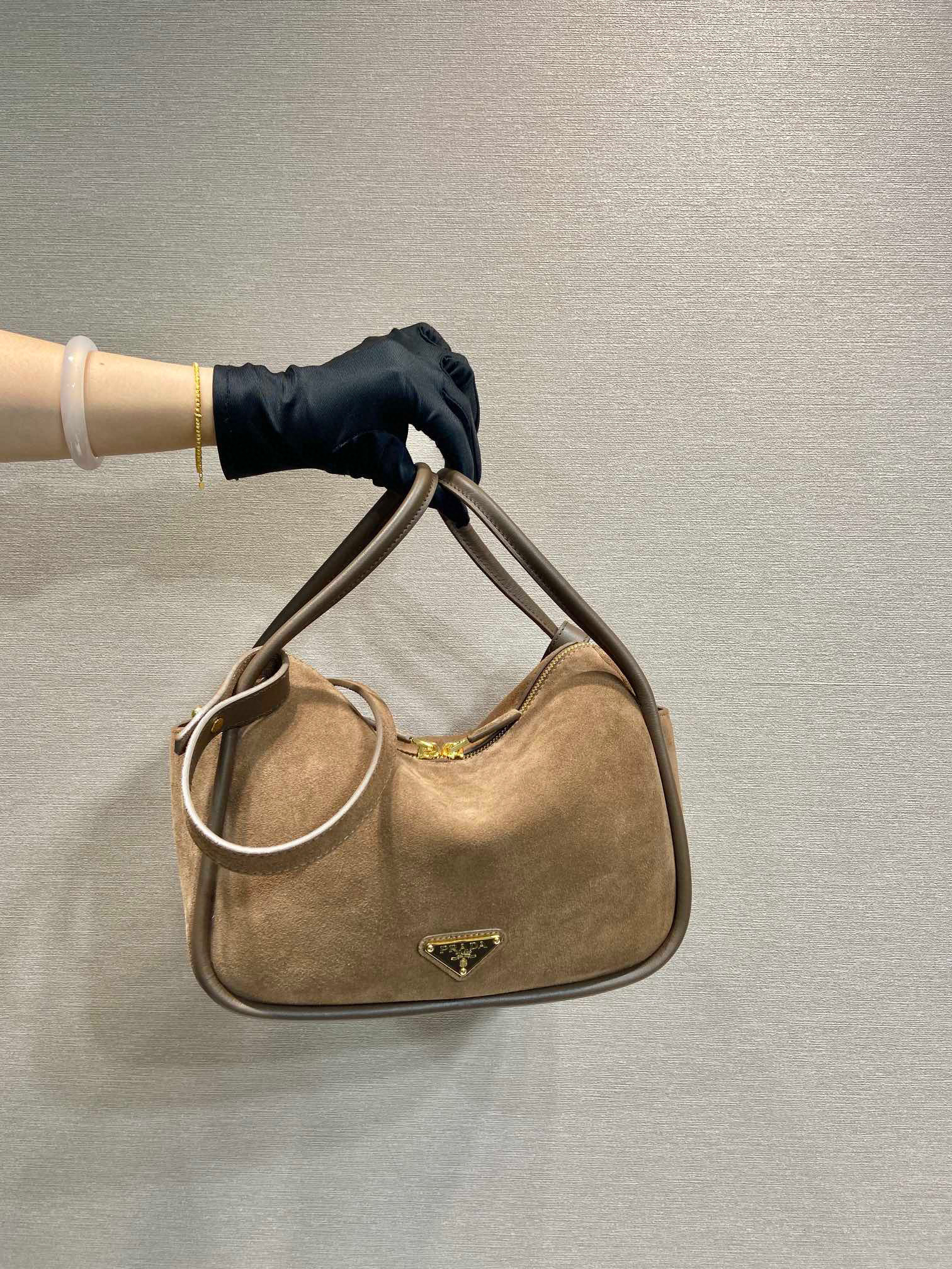 Prada Handtasche Größe: 25 * 18 * 10 cm