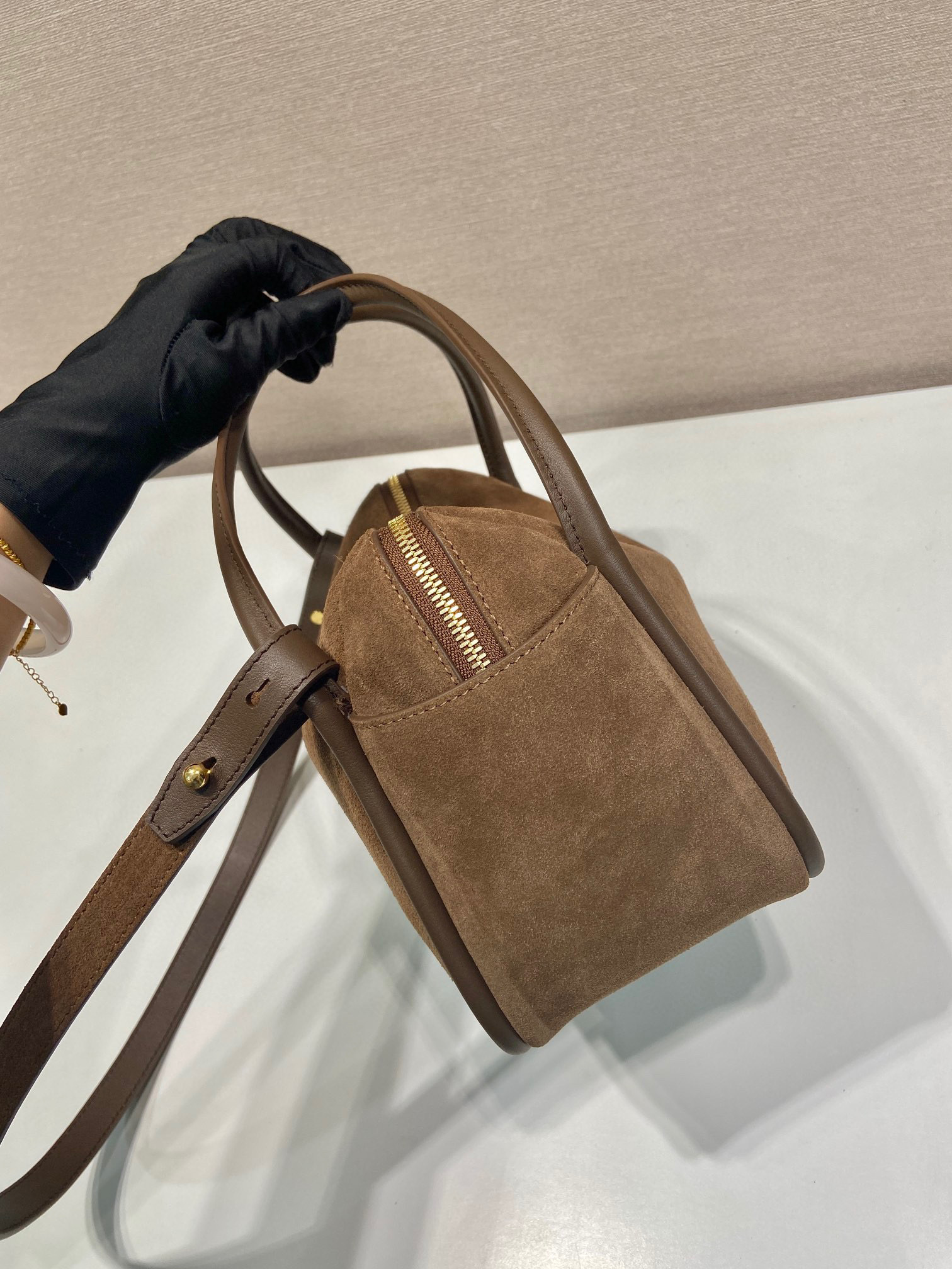 Prada Handtasche Größe: 25 * 18 * 10 cm
