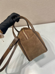 Prada Handtasche Größe: 25 * 18 * 10 cm