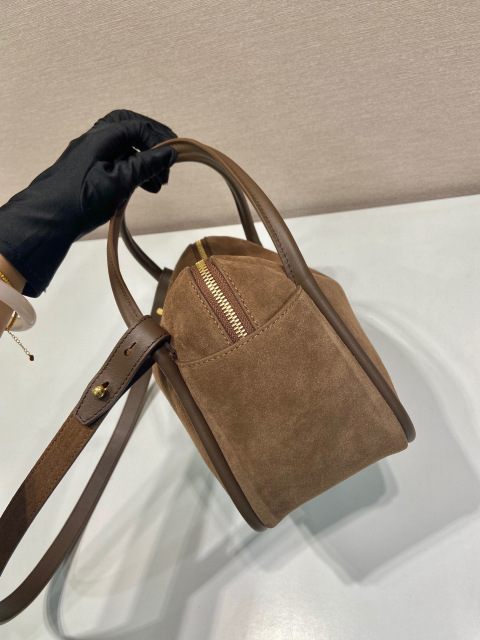 Prada Handtasche Größe: 25 * 18 * 10 cm