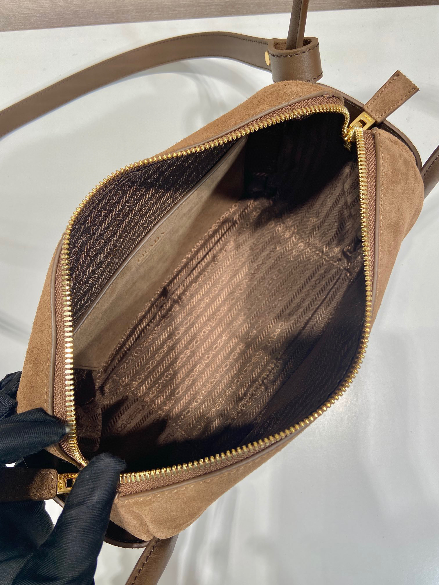 Prada Handtasche Größe: 25 * 18 * 10 cm