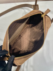 Prada Handtasche Größe: 25 * 18 * 10 cm