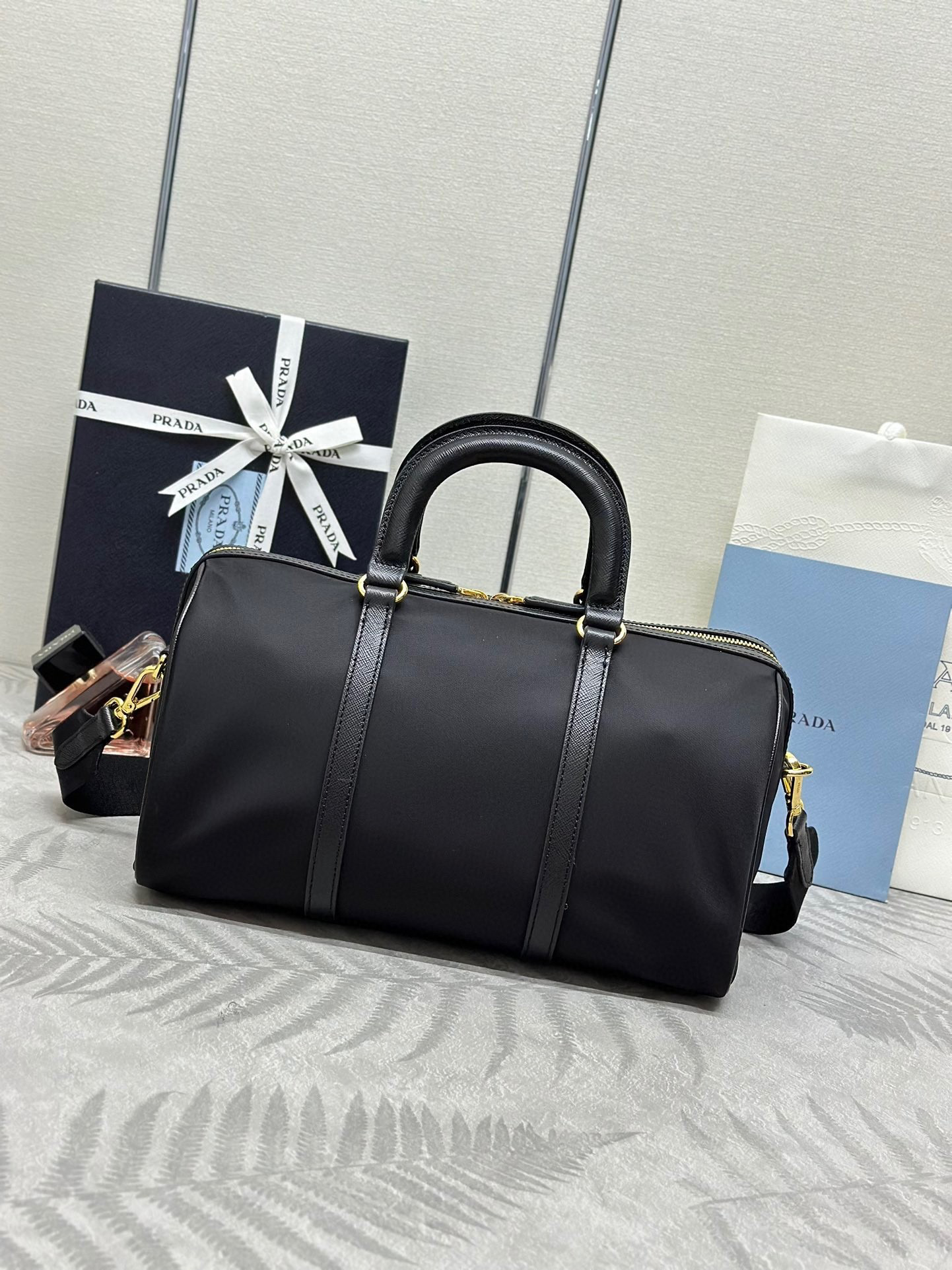 Prada Handtasche Größe: 31 * 17 * 16 cm
