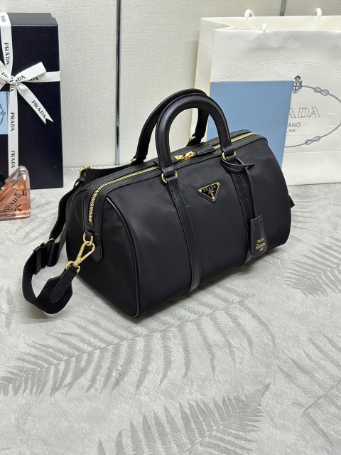 Prada Handtasche Größe: 31 * 17 * 16 cm