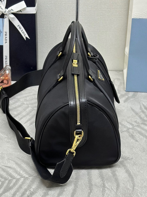 Prada Handtasche Größe: 31 * 17 * 16 cm