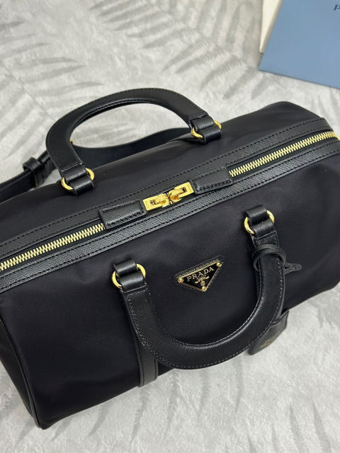 Prada Handtasche Größe: 31 * 17 * 16 cm