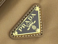 Prada 手袋尺寸：31*17*16cm