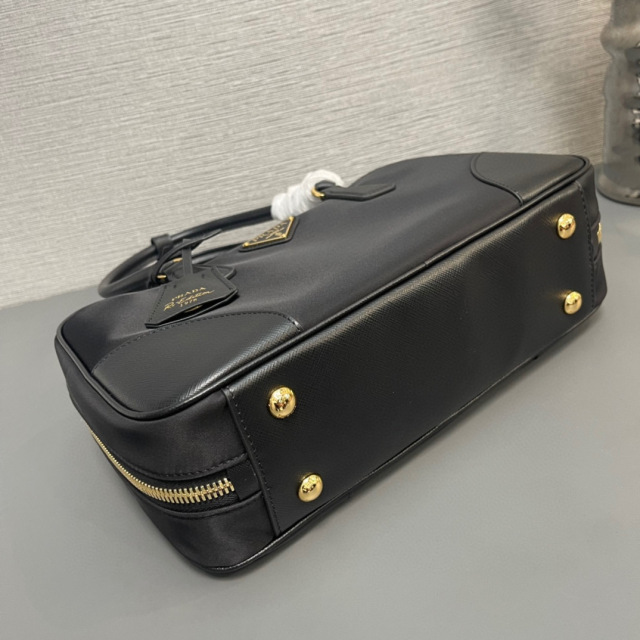 Prada 手袋尺寸：30*17.5*9cm