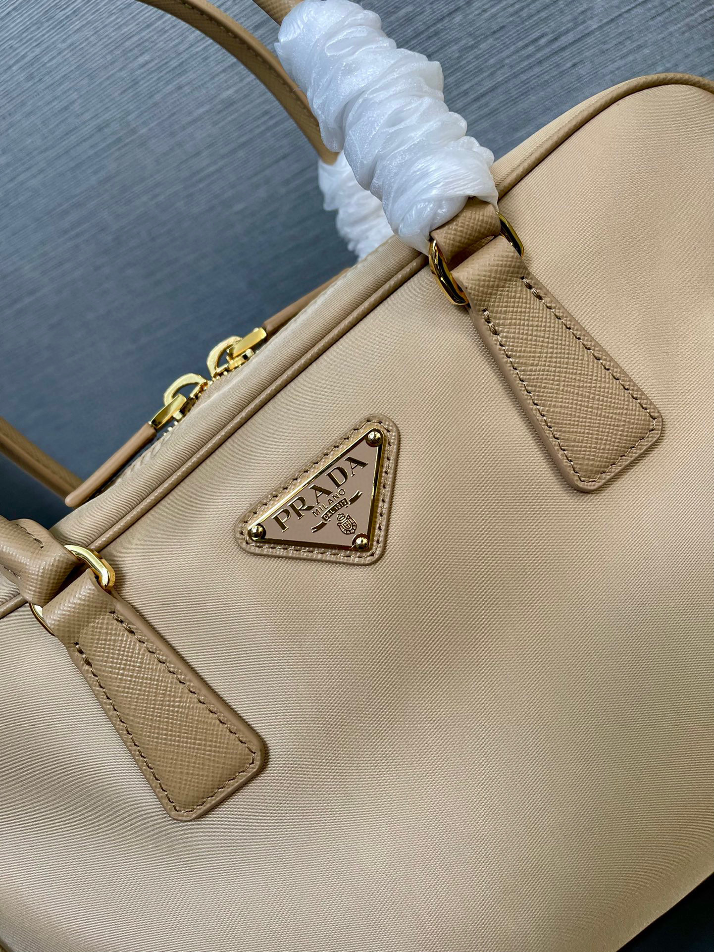 Prada Handtasche Größe: 30 * 17,5 * 9 cm