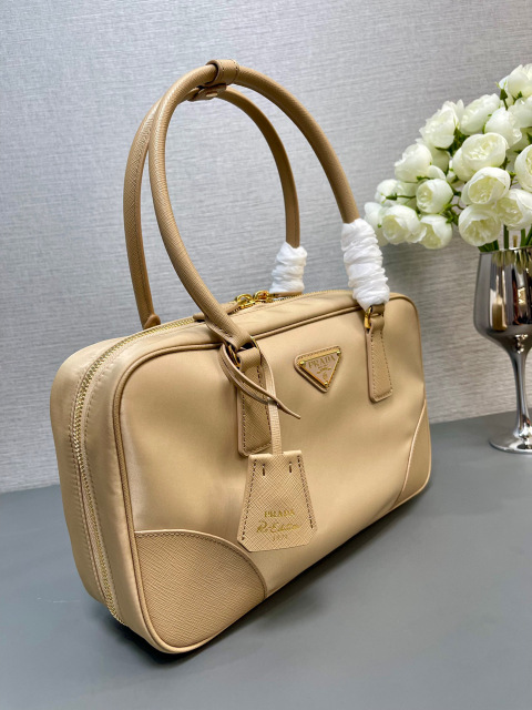 Prada Handtasche Größe: 30 * 17,5 * 9 cm
