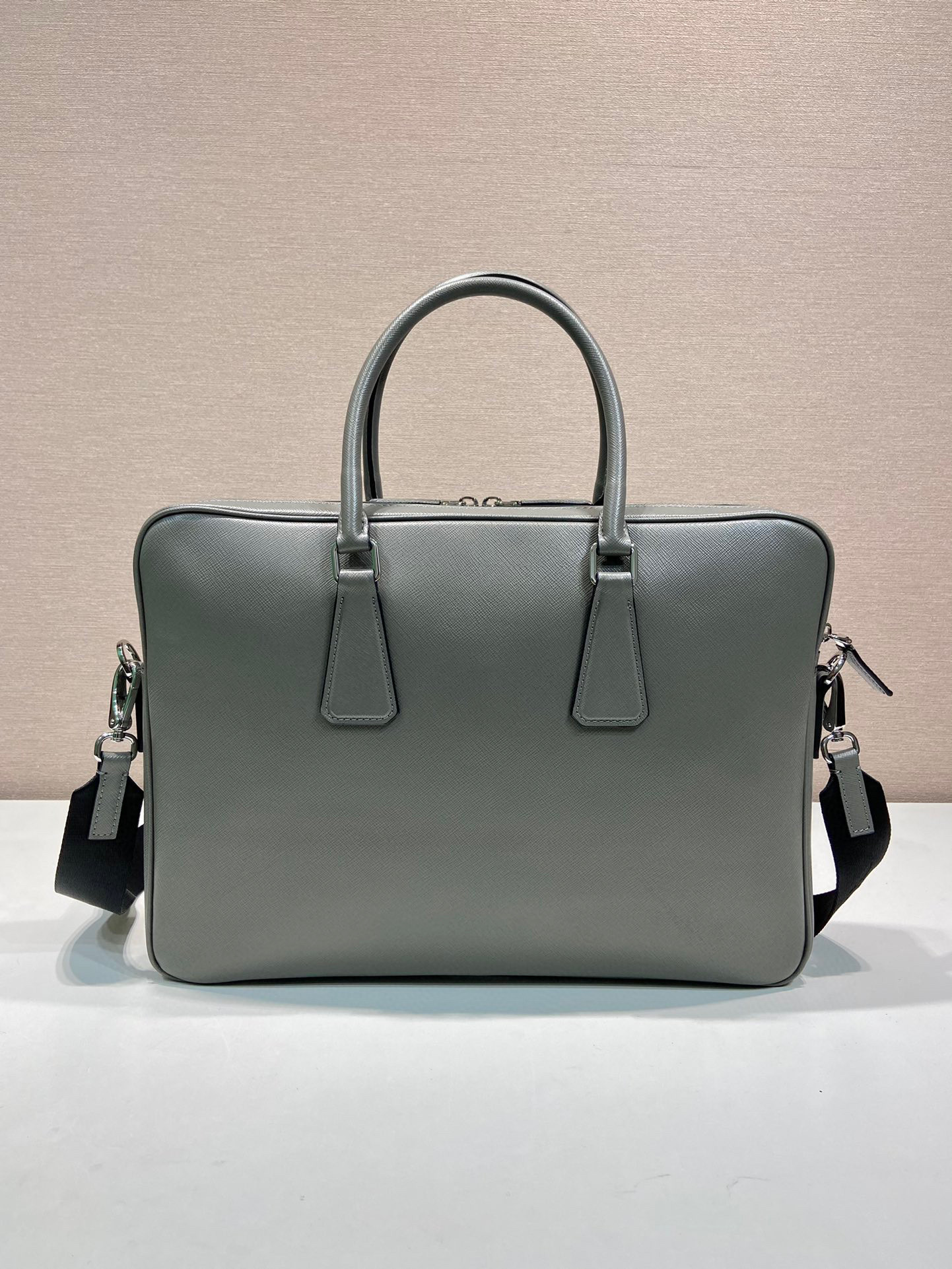 Prada Aktentasche Größe: 38 x 28 x 6,5 cm