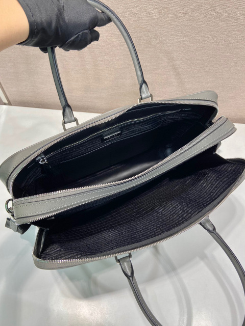 Prada Aktentasche Größe: 38 x 28 x 6,5 cm