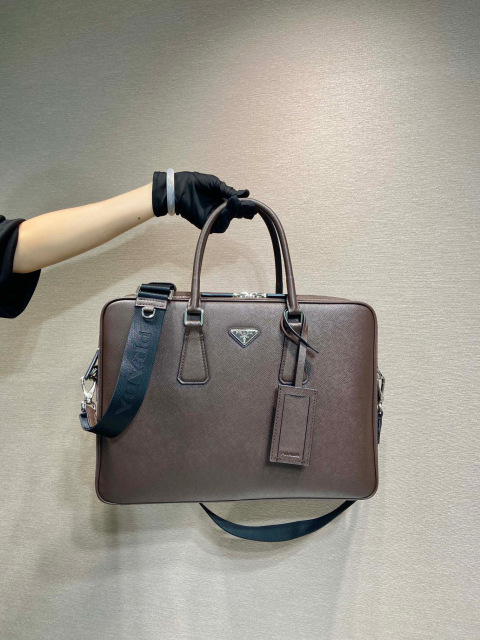 Prada Aktentasche Größe: 38 x 28 x 6,5 cm
