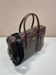 Prada Aktentasche Größe: 38 x 28 x 6,5 cm