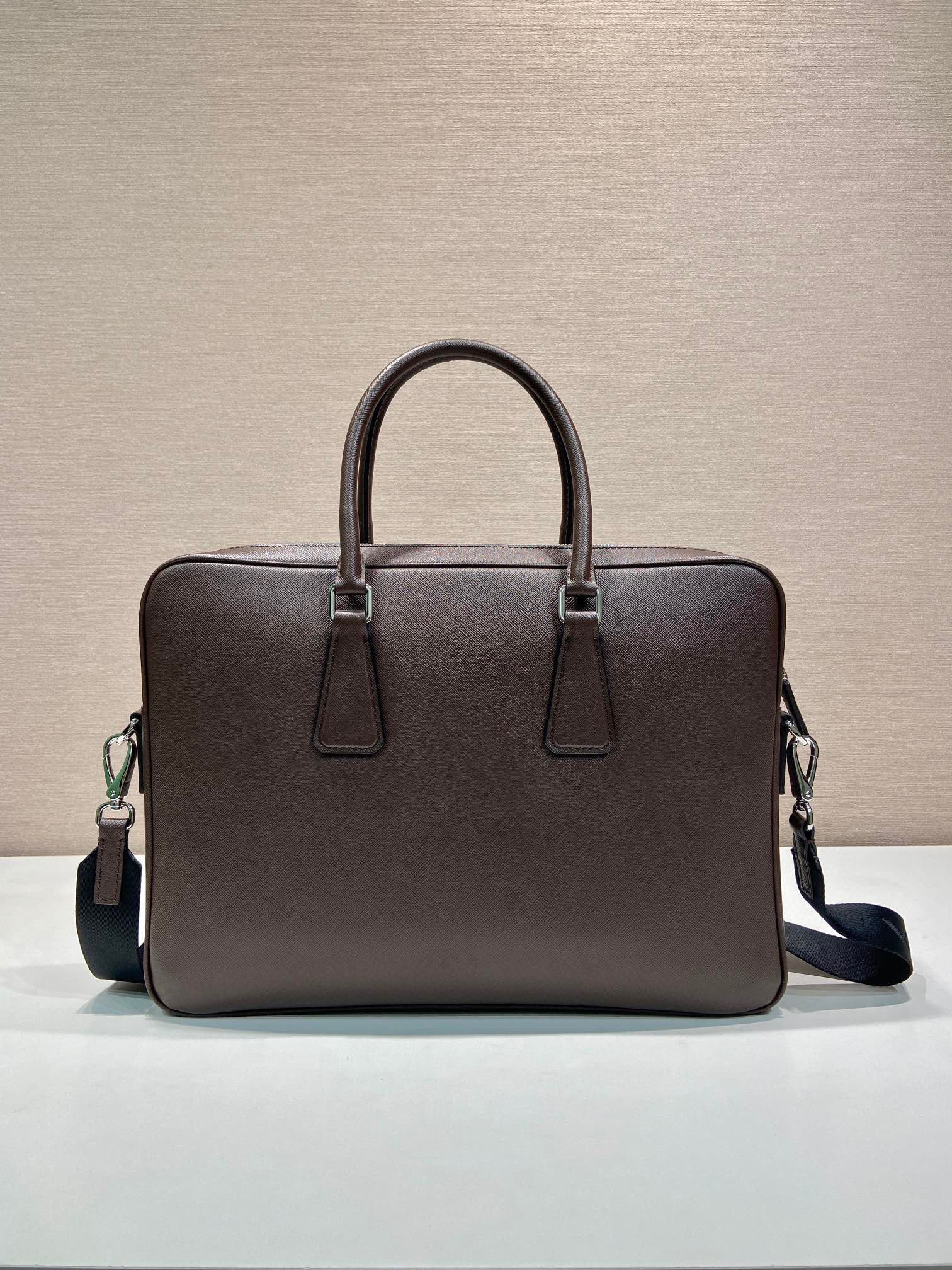 Prada Aktentasche Größe: 38 x 28 x 6,5 cm