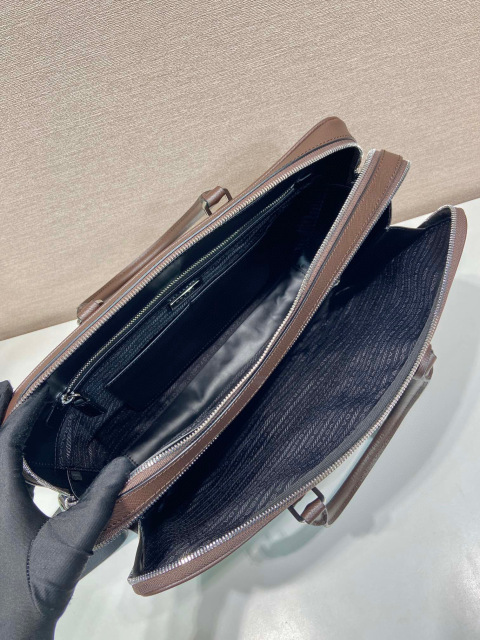 Prada Aktentasche Größe: 38 x 28 x 6,5 cm