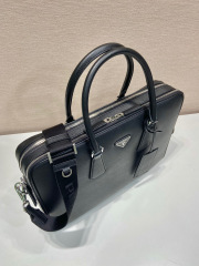 Prada 公文包 尺寸：38*28*6.5cm