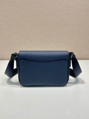 Prada 单肩包 尺寸：19*13*5cm